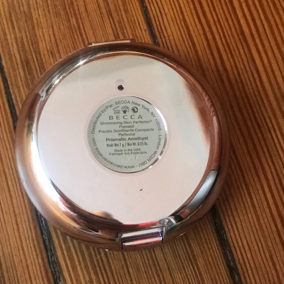 BECCA: Prismatic Amethyst - Picture 5 of 6